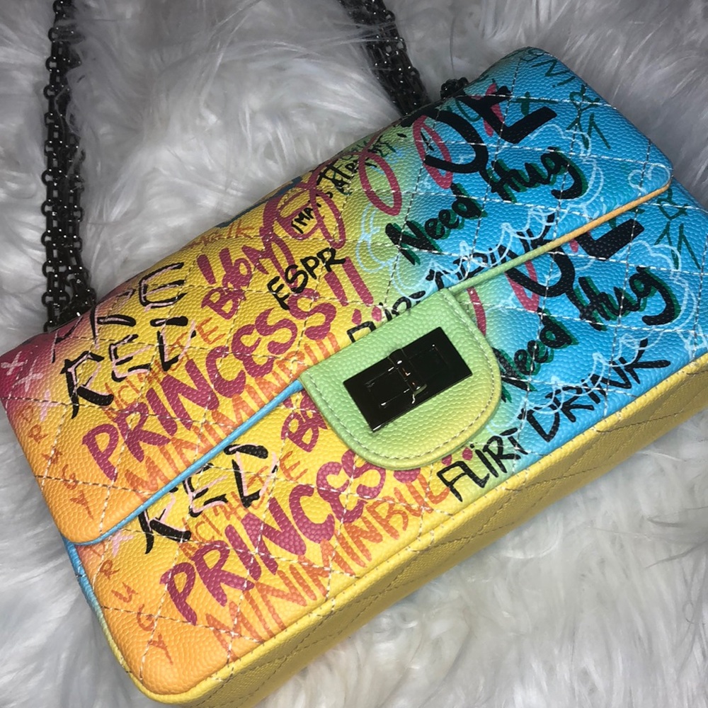 Graffiti Purse❤️
